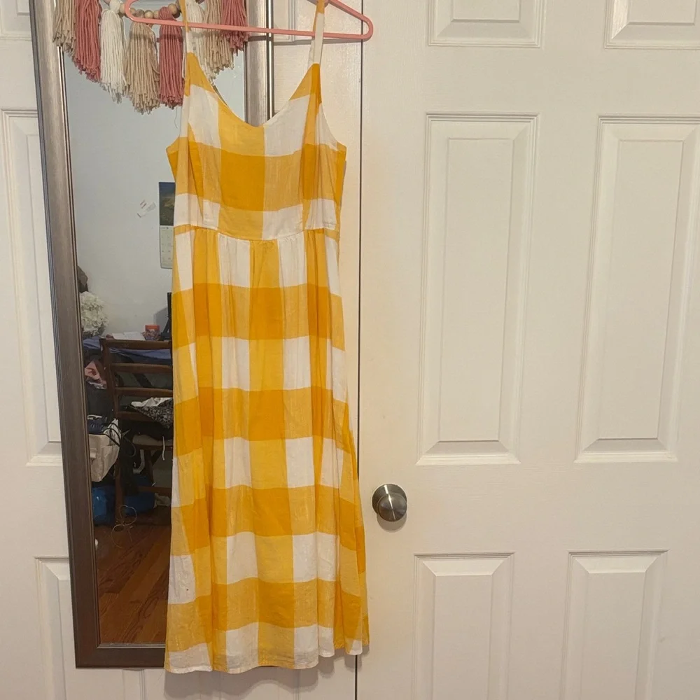 Old Navy Yellow and White Maxi Dress - Picture 1 of 3